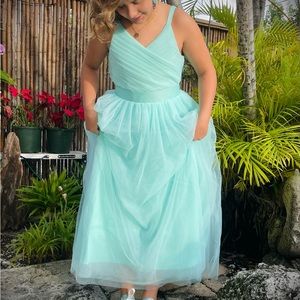 Beautiful mint green dress for girls size 12-13. (Flower girl princess dress)